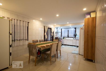 Casa à venda com 300m², 5 quartos e 2 vagas Casa à venda com 300m², 5 quartos e 2 vagasCopa e Cozinha