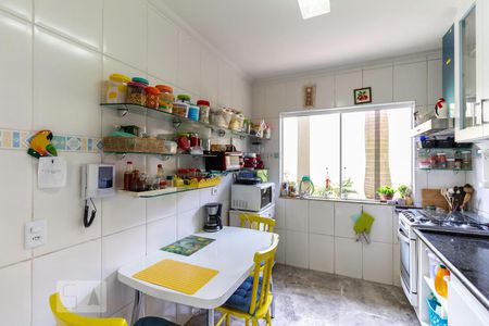 Casa de condomínio à venda com 174m², 3 quartos e 2 vagasCozinha