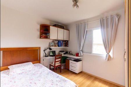 Casa de condomínio à venda com 174m², 3 quartos e 2 vagasQuarto 2