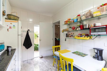 Casa de condomínio à venda com 174m², 3 quartos e 2 vagasCozinha