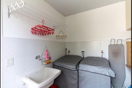 Casa de condomínio à venda com 174m², 3 quartos e 2 vagasÁrea de Serviço