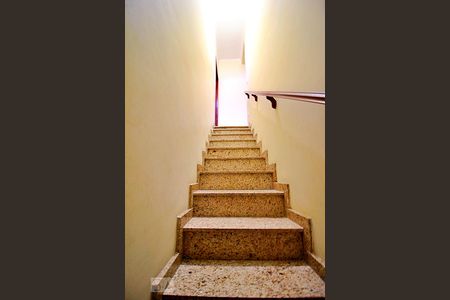 Escada de casa à venda com 2 quartos, 200m² em Jardim Santo Antônio, Santo André