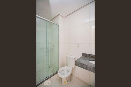 Banheiro  de apartamento à venda com 1 quarto, 44m² em Jardim Itu Sabará, Porto Alegre