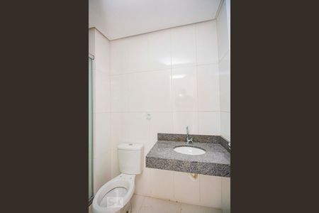 Banheiro  de apartamento à venda com 1 quarto, 44m² em Jardim Itu Sabará, Porto Alegre