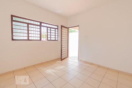 Sala de casa para alugar com 2 quartos, 81m² em Jardim Eulina, Campinas