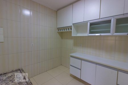 Casa para alugar com 154m², 3 quartos e 3 vagas Casa para alugar com 154m², 3 quartos e 3 vagasCozinha