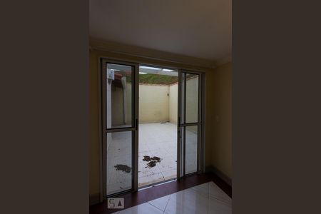 Casa para alugar com 154m², 3 quartos e 3 vagas Casa para alugar com 154m², 3 quartos e 3 vagasDetalhe - Sala de Jantar