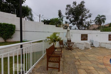 Casa para alugar com 154m², 3 quartos e 3 vagas Casa para alugar com 154m², 3 quartos e 3 vagasÁrea comum - Piscina