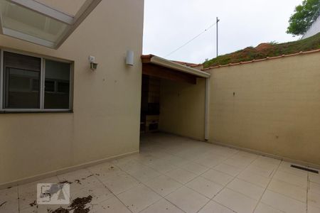 Casa para alugar com 154m², 3 quartos e 3 vagas Casa para alugar com 154m², 3 quartos e 3 vagasQuintal