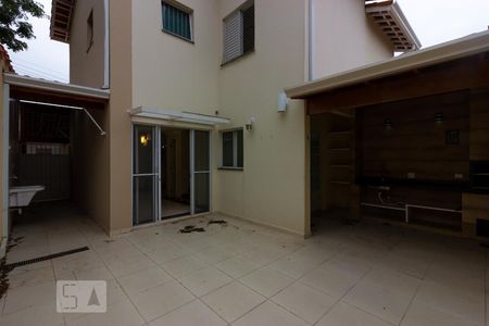 Casa para alugar com 154m², 3 quartos e 3 vagas Casa para alugar com 154m², 3 quartos e 3 vagasQuintal