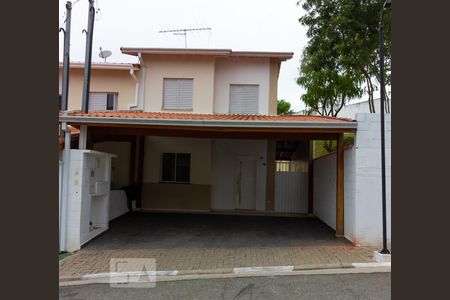 Casa para alugar com 154m², 3 quartos e 3 vagas Casa para alugar com 154m², 3 quartos e 3 vagasFachada