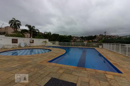 Casa para alugar com 154m², 3 quartos e 3 vagas Casa para alugar com 154m², 3 quartos e 3 vagasÁrea comum - Piscina