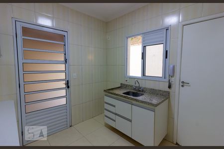 Casa para alugar com 154m², 3 quartos e 3 vagas Casa para alugar com 154m², 3 quartos e 3 vagasCozinha