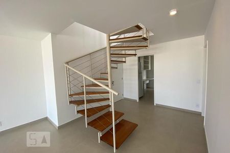 Escada de apartamento para alugar com 4 quartos, 237m² em Paraíso do Morumbi, São Paulo