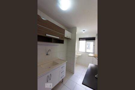 Cozinha de apartamento para alugar com 2 quartos, 56m² em Jardim Caiapia, Cotia