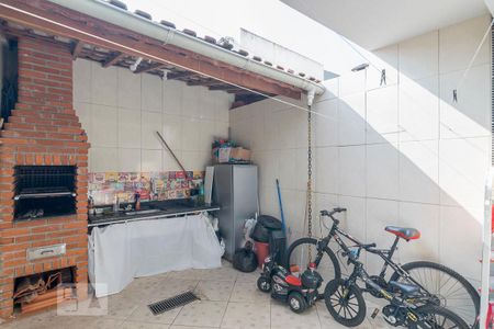 Casa à venda com 160m², 3 quartos e 2 vagas Casa à venda com 160m², 3 quartos e 2 vagasQuintal com Churrasqueira
