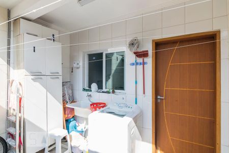 Casa à venda com 160m², 3 quartos e 2 vagas Casa à venda com 160m², 3 quartos e 2 vagasÁrea de Serviço