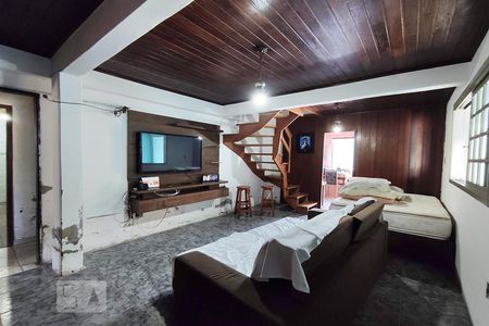 Sala de casa à venda com 4 quartos, 219m² em Harmonia, Canoas