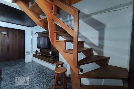 Sala de casa à venda com 4 quartos, 219m² em Harmonia, Canoas