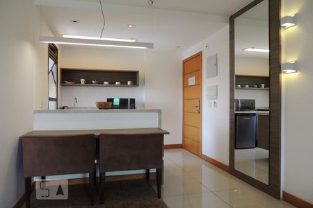 Sala/Cozinha de apartamento para alugar com 1 quarto, 52m² em Jacarepaguá, Rio de Janeiro