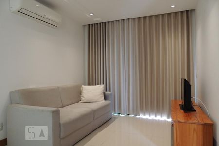 Sala de apartamento para alugar com 1 quarto, 52m² em Jacarepaguá, Rio de Janeiro
