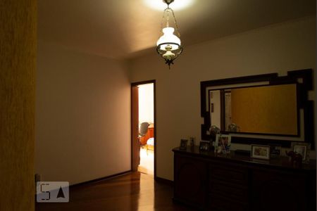 Apartamento à venda com 275m², 4 quartos e 4 vagas Apartamento à venda com 275m², 4 quartos e 4 vagasHall entre os Quartos