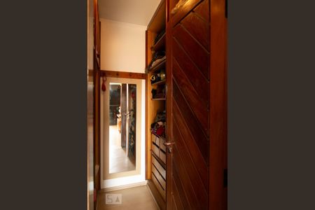 Apartamento à venda com 275m², 4 quartos e 4 vagas Apartamento à venda com 275m², 4 quartos e 4 vagasCloset