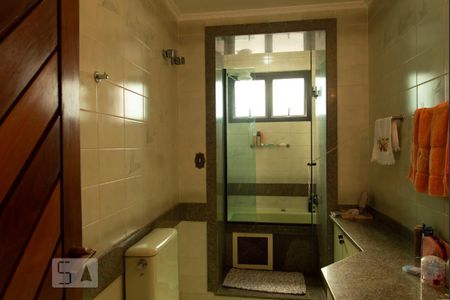 Apartamento à venda com 275m², 4 quartos e 4 vagas Apartamento à venda com 275m², 4 quartos e 4 vagasBanheiro