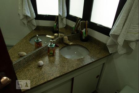 Apartamento à venda com 275m², 4 quartos e 4 vagas Apartamento à venda com 275m², 4 quartos e 4 vagasLavabo