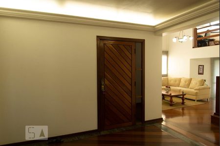 Apartamento à venda com 275m², 4 quartos e 4 vagas Apartamento à venda com 275m², 4 quartos e 4 vagasHall de Entrada