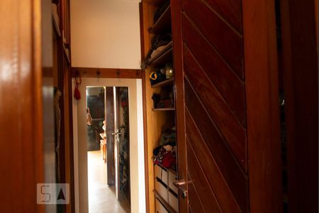 Apartamento à venda com 275m², 4 quartos e 4 vagas Apartamento à venda com 275m², 4 quartos e 4 vagasCloset