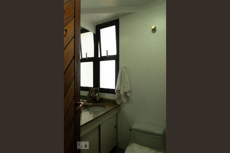 Apartamento à venda com 275m², 4 quartos e 4 vagas Apartamento à venda com 275m², 4 quartos e 4 vagasLavabo