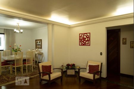 Apartamento à venda com 275m², 4 quartos e 4 vagas Apartamento à venda com 275m², 4 quartos e 4 vagasHall de Entrada