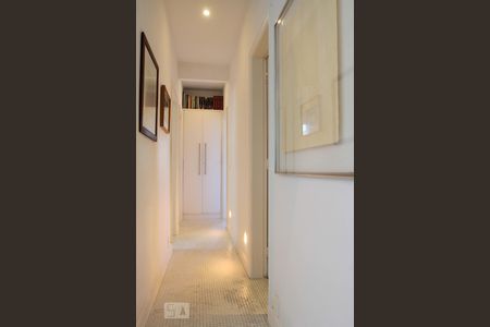 Corredor de apartamento para alugar com 3 quartos, 100m² em Gávea, Rio de Janeiro