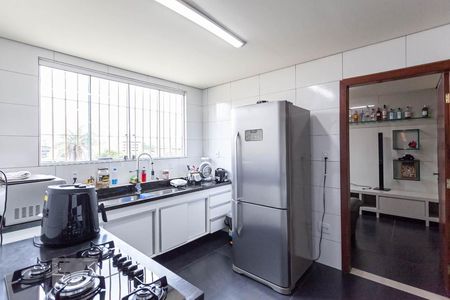 Casa à venda com 300m², 4 quartos e 3 vagasCozinha