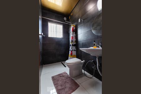 Casa à venda com 300m², 4 quartos e 3 vagasBanheiro social