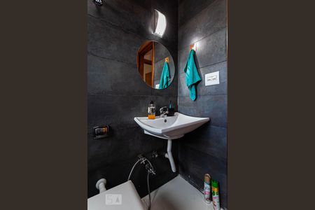 Casa à venda com 300m², 4 quartos e 3 vagasBanheiro social