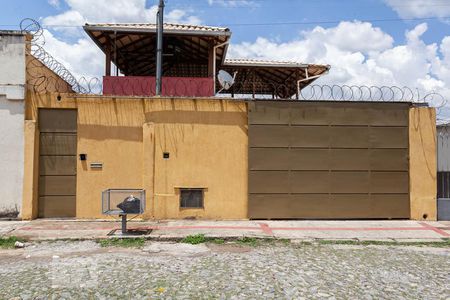 Casa à venda com 300m², 4 quartos e 3 vagasFachada da casa