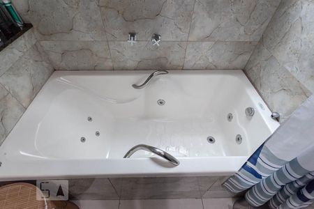 Casa à venda com 300m², 4 quartos e 3 vagasBanheiro da suíte