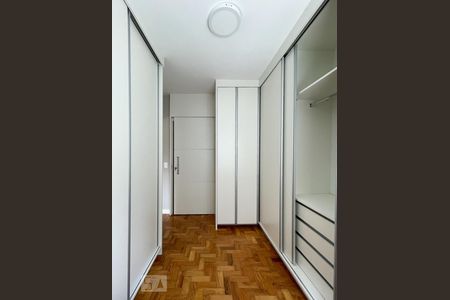 Apartamento para alugar com 154m², 3 quartos e 1 vaga Apartamento para alugar com 154m², 3 quartos e 1 vagaCloset