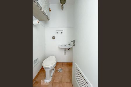 Apartamento para alugar com 154m², 3 quartos e 1 vaga Apartamento para alugar com 154m², 3 quartos e 1 vagaÁrea de Serviço - banheiro