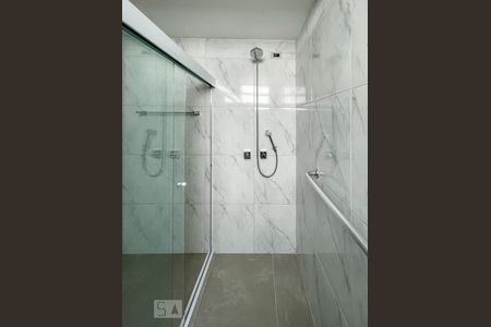 Apartamento para alugar com 154m², 3 quartos e 1 vaga Apartamento para alugar com 154m², 3 quartos e 1 vagaBanheiro 2