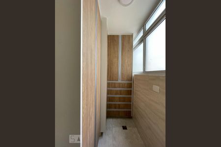 Apartamento para alugar com 154m², 3 quartos e 1 vaga Apartamento para alugar com 154m², 3 quartos e 1 vagaCozinha - armários