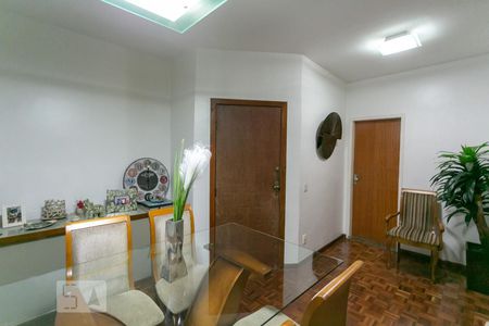Sala de apartamento à venda com 3 quartos, 92m² em Santa Efigênia, Belo Horizonte