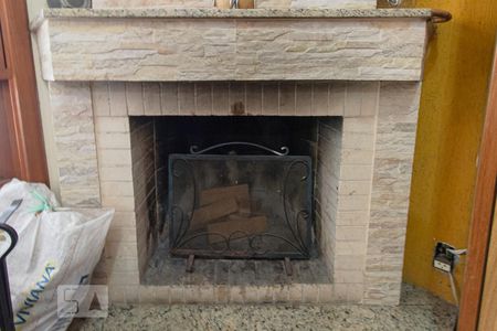 Lareira de casa à venda com 3 quartos, 250m² em Sarandi, Porto Alegre