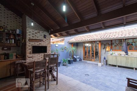 Casa à venda com 250m², 3 quartos e 3 vagasChurrasqueira