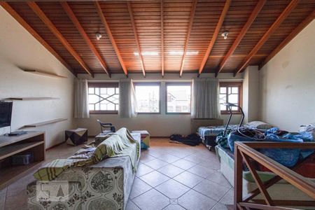 Casa à venda com 250m², 3 quartos e 3 vagasSótão