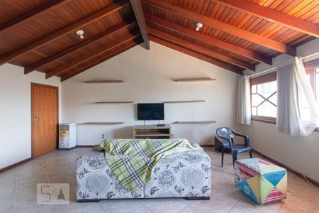 Casa à venda com 250m², 3 quartos e 3 vagasSótão