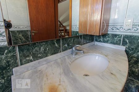 Casa à venda com 250m², 3 quartos e 3 vagasBanheiro - Torneira