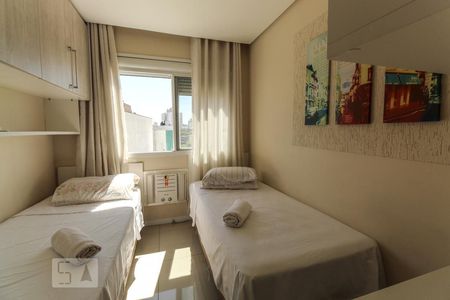 Quarto 1 de apartamento para alugar com 2 quartos, 62m² em Azenha, Porto Alegre